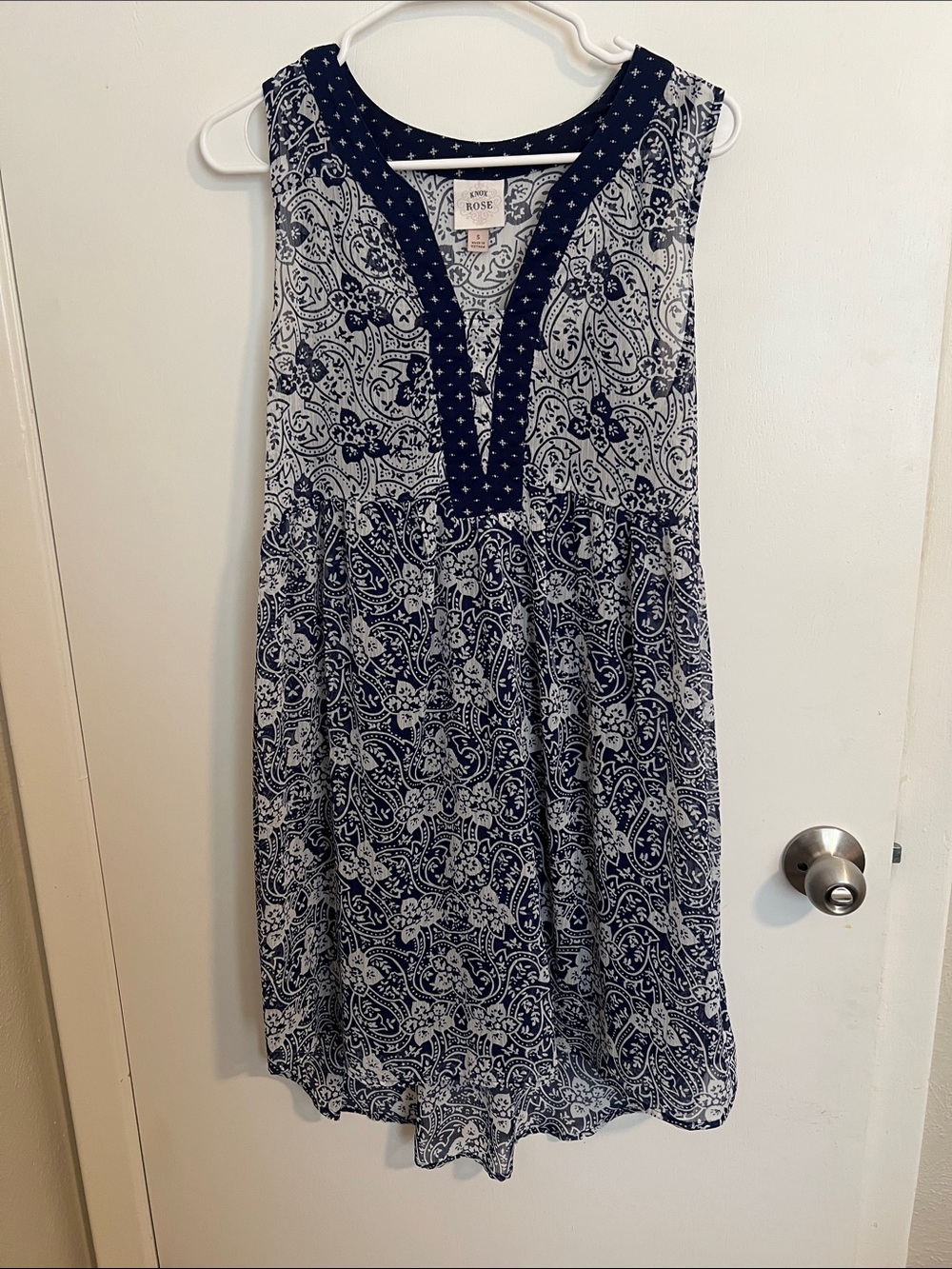 Navy & White Paisley V-Neck Sleeveless Dress
